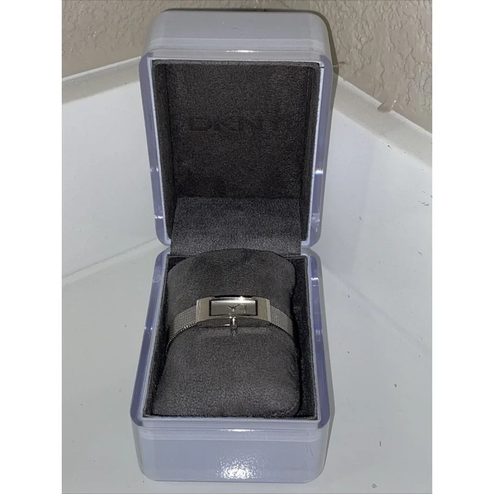 DKNY Watch 3362 Women Silver Tone Rectangle Case Mesh Band 30M‎ *Needs Battery*